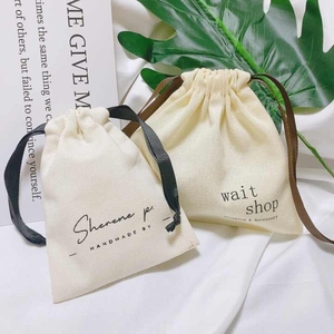 Vente en gros de promotion Calico Organic petit cadeau personnalisé imprimé pochette en mousseline de toile sac en coton à cordon - Product Image 1