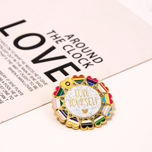 Love YourselfレインボーカラーハートプライドエナメルピンメタルバッジLGBTかわいいピンブローチ - Product Image 4