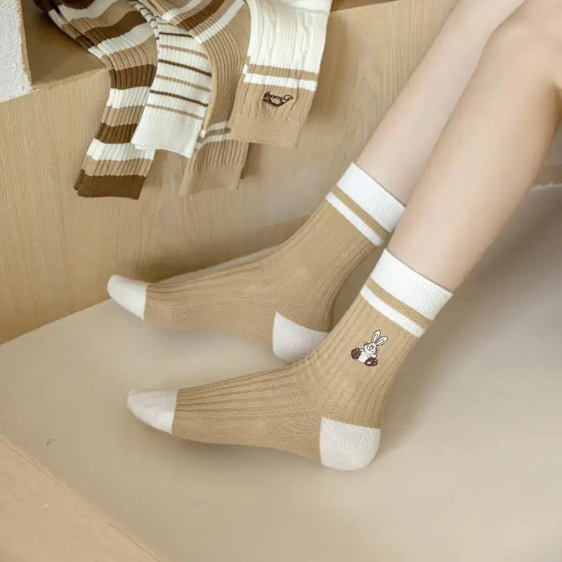 2023Jinhu can custom soft funny Cotton Essence Delicate Comfort Crew Socks For Women fashion