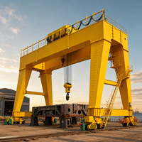 Grue portique à double poutre avec palan électrique et crochet pour la manutention de matériaux et le levage de charges dans les cours d'usine