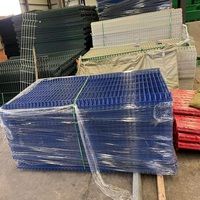 Prix usine Haute Qualité 3D Panneau Triangle Bend Rigide Treillis Métallique Clôture pour Jardin Extérieur Clôture Maison Clôture