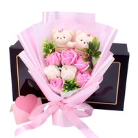 Coffret Cadeau de Bouquet de Roses Artificielles en Savon et Ours en Peluche Faits Main, Écologiques et Modernes – Idéal pour la Saint-Valentin 2026 – Vente en Gros