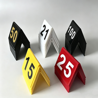 Numéro de table personnalisé en acrylique en forme de V, double face, support triangulaire pour restaurant, hôtel, événement