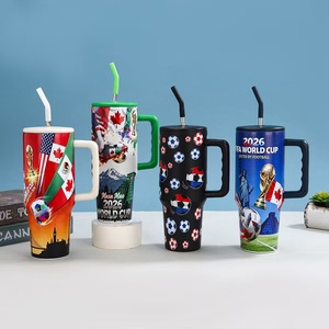 แก้วน้ำรถยนต์ New World ขนาด 40 ออนซ์ คุณภาพสูง พร้อมหูจับ แก้วเก็บความร้อนขนาดใหญ่ พร้อมหลอดดูด ดีไซน์ทันสมัย - Product Image 1