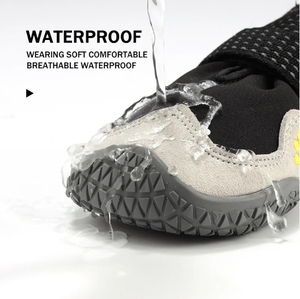 Bottes imperméables d'hiver <span class=keywords><strong>pour</strong></span> chiens de taille moyenne et grande, <span class=keywords><strong>avec</strong></span> semelles en caoutchouc antidérapantes et sangles réfléchissantes - Product Image 4