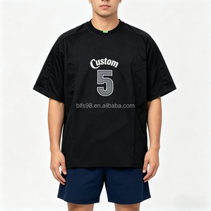 เสื้อยืดกีฬาแขนสั้นสีดำทรงโอเวอร์ไซส์สำหรับผู้ชาย พิมพ์ลายตามสั่ง พร้อมโลโก้หมายเลข 5 ด้านหน้า เนื้อผ้าเจอร์ซีย์แห้งเร็ว ทรงพอดีตัว - Product Image 1