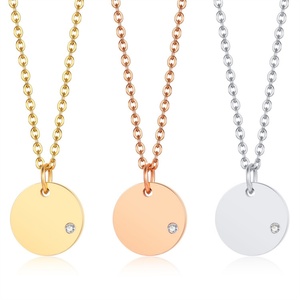 Collier à pendentif disque vierge en acier inoxydable de luxe avec chaîne à maillons et zircon CZ, vente chaude - Product Image 1