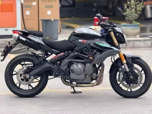 Nuova Benelli1 BN600 Moto Sportiva 600cc: Motore a Quattro Cilindri in Linea Raffreddato a Liquido, Perfetta per la Guida Urbana - Product Image 2