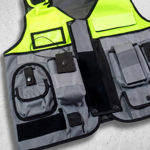 เสื้อกั๊กสะท้อนแสงโพลีเอสเตอร์สำหรับเจ้าหน้าที่รักษาความปลอดภัย แบบ Hi-Viz  ชุดยุทธวิธี ซิปด้านหน้า ดีไซน์กระเป๋าหลายช่อง  สำหรับทุกเพศทุกวัย ใส่ได้ทุกฤดู - Product Image 1