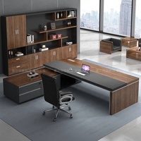 Bureau de direction en forme de L, noyer et gris anthracite bicolore, avec panneau frontal flottant, bureau d'angle double couche pour PDG