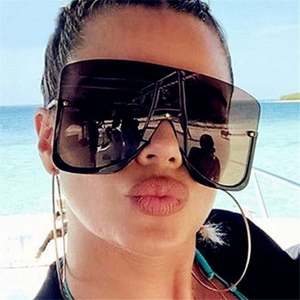 Gafas de Sol de Moda 2021 con Logotipo Personalizado, Montura Grande de Lujo, con Remaches, Protección UV400, de una Pieza, Degradado, para Mujer - Product Image 3