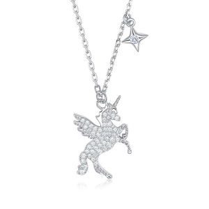 Collana con Ciondolo Unicorno in Argento 925 Placcato Rodio con Cristalli e Strass, Design Animale Carino, Catena per Uso Quotidiano, Unisex - Product Image 1