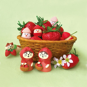 Japanese Style Zakka Cat Figurine Strawberry Tart Miniature Resin Ornament Home Desktop Car Decoration Artistic Craft Gift - Product Image 1