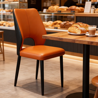 Ensemble de chaises de salle à manger, table et canapé de style ferme moderne en bois durable de haute qualité pour restaurants, cafés, hôtels et salons