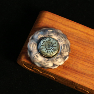 Spinner de Mano Lotus EDC, Giroscopio Metálico para Dedos, Ojo de Buda, Inspirado en el Loto, Regalo Creativo para Amantes de los Spinners - Product Image 4
