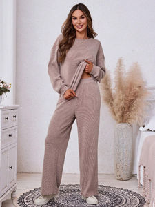 <span class=keywords><strong>Ensemble</strong></span> <span class=keywords><strong>de</strong></span> sport 2 pièces personnalisé pour <span class=keywords><strong>femme</strong></span>, haut à manches longues col rond et <span class=keywords><strong>pantalon</strong></span> décontracté à jambes larges en coton tricoté épais – Vente en gros - Product Image 3