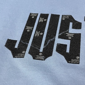 T-shirt en tricot surdimensionné pour homme avec imprimé 'Just Has To', bleu clair, streetwear décontracté, 100% coton, écologique, poids lourd - Product Image 4