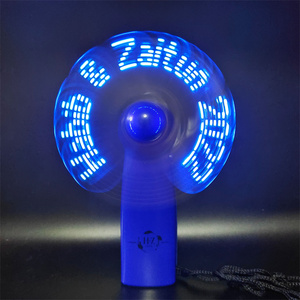 Huwelijksgeschenken Voor Gasten Speciale Bruiloft Souvenirs Weergave Bruidegom En Bruid Namen Led Opvouwbare Fan - Product Image 3