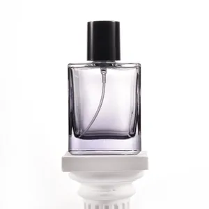 Açık duman gri renk 1.6oz özel parfüm şişesi erkek cam düz kare 50ml parfüm şişeleri ince sis sprey üst