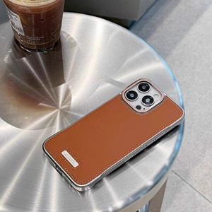 Funda Magnética de Cuero Marrón para Teléfono Apple <span class=keywords><strong>iPhone</strong></span> 13 <span class=keywords><strong>14</strong></span> 15 16 <span class=keywords><strong>Pro</strong></span> Max, Funda de Alta Gama sin Bisel con Carga Inalámbrica - Product Image 4