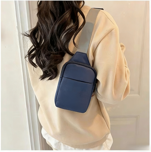 时尚品牌男士单肩斜挎包手机胸包户外运动设计师女包 - Product Image 4