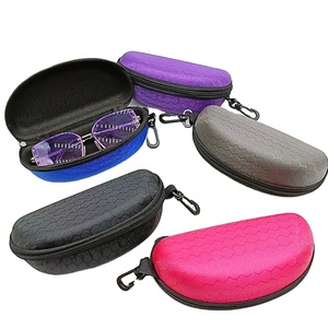 Boîte <span class=keywords><strong>à</strong></span> <span class=keywords><strong>lunettes</strong></span> EVA <span class=keywords><strong>à</strong></span> grille de football en vente directe du fabricant, <span class=keywords><strong>étui</strong></span>s <span class=keywords><strong>à</strong></span> <span class=keywords><strong>lunettes</strong></span> de soleil portables résistants <span class=keywords><strong>à</strong></span> la pression pour hommes et femmes - Product Image 3
