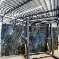 GOLDTOP OEM/ODM Direct Factory Dalles de granit Labradorite bleu de Madagascar pour décoration murale et revêtement de sol de comptoir