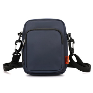 Sac à bandoulière léger et polyvalent pour usage quotidien et sportif en extérieur, avec plusieurs poches zippées, pour hommes et femmes - Product Image 4