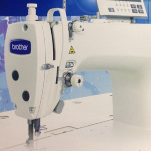 Machine à coudre industrielle à point droit à entraînement direct informatisée 7200c, haute vitesse, certifiée ISO9001, 12 mm - Product Image 1