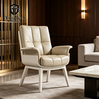 Fauteuil pivotant de style italien en acier, luxe léger, avec revêtement en cuir - Chaise de salle à manger et de réunion décontractée pour la maison