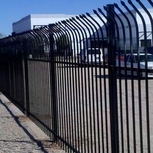 Barrières de sécurité en métal simple pour escaliers et rampes extérieurs, avec construction en acier soudé et finition noir mat - Product Image 6