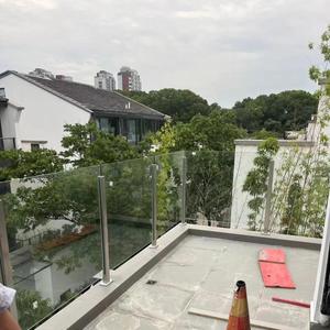 รั้วกระจกนิรภัยแบบไร้กรอบสำหรับสระว่ายน้ำ Hangxing <span class=keywords><strong>รูป</strong></span>ทรงปรับแต่งได้ ผิวขัดเงา ความหนา <span class=keywords><strong>1</strong></span>-19 มม. สำหรับตกแต่ง - Product Image 3