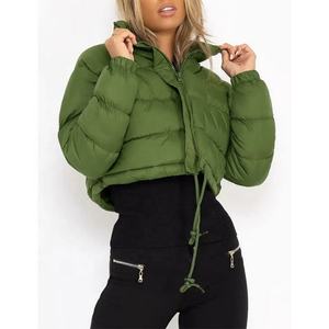 Abrigos de Mujer al por Mayor, Personalizados con Logotipo Bordado, Abrigos Acolchados, Chaquetas Cortas, Tallas Grandes - Product Image 3