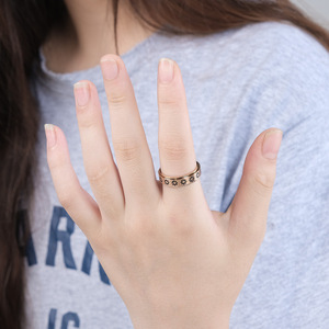 แหวนดอกไม้บรรเทาความเครียดสแตนเลสหมุนได้เครื่องประดับหมั้นสำหรับทั้งชายและหญิง - Product Image 4