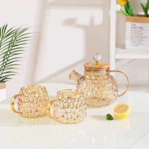 Carafe à eau froide en verre borosilicate de haute qualité, couleur ambre, avec couvercle en bambou, idéale pour les réceptions - Product Image 3