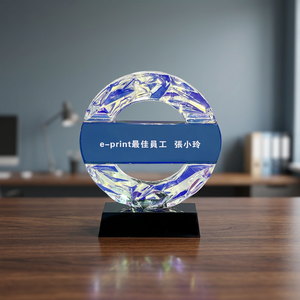 Trophée en verre cristal avec graphiques imprimés numériquement et lettres gravées au laser, idéal pour les cadeaux promotionnels et les cadeaux de bienvenue - Product Image 3