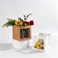 Sac cadeau carré en carton blanc avec fenêtre transparente en PVC, idéal pour la fête des enseignants et les anniversaires - Fabricant