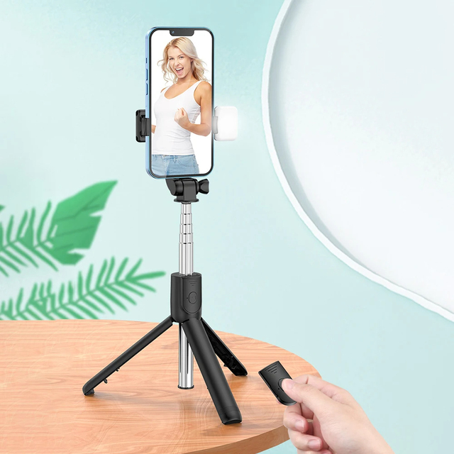 Mini Flexible Extendable Rotating Phone Stand Tripod Selfie Stick Tripod Live Video Camera Phone Holder With Remote