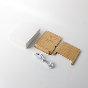 Logo personnalisé 5W 10W 15W <span class=keywords><strong>Chargeur</strong></span> sans fil rapide en <span class=keywords><strong>bambou</strong></span> <span class=keywords><strong>Chargeur</strong></span> sans fil à <span class=keywords><strong>induction</strong></span> en bois ultra fin avec support - Product Image 4