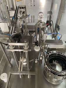 Machine de remplissage de seringues en plastique Machine de remplissage de gel de <span class=keywords><strong>cafard</strong></span> Machine de remplissage vétérinaire - Product Image 4