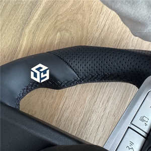 Accesorios para Automóviles de Alta Calidad, Volante Deportivo en Negro Piano para <span class=keywords><strong>Toyota</strong></span> Hilux, Land Cruiser, <span class=keywords><strong>Yaris</strong></span>, LC300 - Product Image 3