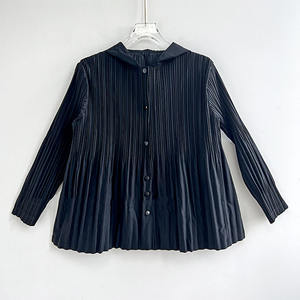 Vente en gros de vestes plissées noires vintage en fausse Offre Spéciale personnalisées Bomber veste en polyester/coton pour femmes - Product Image 2