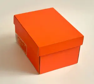 משלוח נייר מתנה קופסת גלי קרטון בצבע כתום-משלוח נעליים