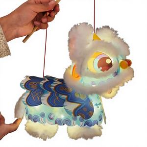 Lanterne de la danse du lion de style chinois du Nouvel An, tendance nationale, artisanale, en papier, design de lion éveillant, pendentif lumineux, printemps - Product Image 1