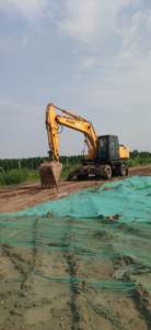 Pelle pelleteuse multifonction sur chenilles originale de la Corée Hyundai 210 à haut rendement Hyundai en bon état en vente - Product Image 3