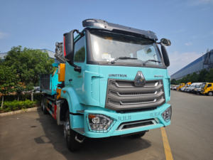 Camion grue articulée SINOTRUK HOWO 6x4 avec dépanneuse intégrée et véhicule de sauvetage routier pour la vente - Product Image 3