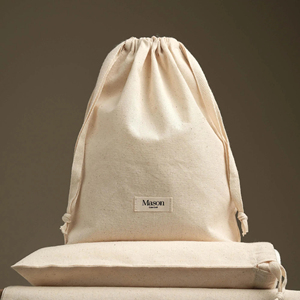 Sac en coton biologique personnalisé avec logo imprimé en or, cordon de serrage, pour mariage, Noël, emballage cadeau, pochette en mousseline noire - Product Image 4