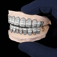 Grillz dentaire personnalisé Hip Hop fait main en argent sterling 925, serti de moissanite VVS taille baguette, style 'Buss Down'