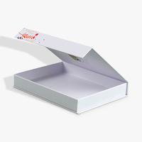 Boîte-cadeau magnétique de luxe personnalisée, emballage blanc, petites boîtes à fermeture magnétique avec un design classique de fleurs, de feuilles et de plantes