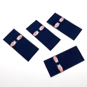Etiquetas bonitas con dobladillo tejido al por mayor, fabricación personalizada de su propio logotipo, etiqueta con dobladillo tejido para ropa y prendas de vestir - Product Image 6